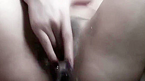 Hot Indian Bahabi Fingering Her Pussy And Squirting Juicy