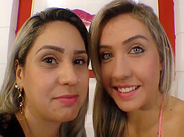 Hot Kisses Top Models Lesbian