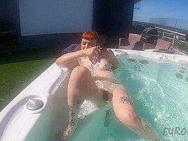 Hot Model Brille Masturbating Underwater In The Jacuzzi Unshaved teen 18+ Pussy