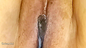 Hot Slut Sexy Housewife Closeup Creampie Over Her Pussy After Fucking
