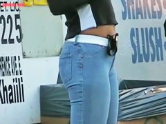Hot babes in tight jeans and cameltoe street candid