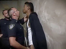 Hot mens gay police first time Suspect on the Run, Gets Deep Dick