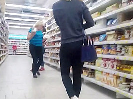 Hot sexy ass in yoga pants