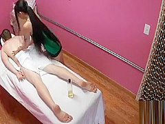 Hottie performs admirable massage