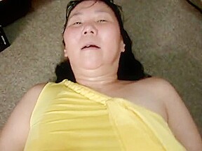 I in sexy yellow dress self pee and piss on cum on face