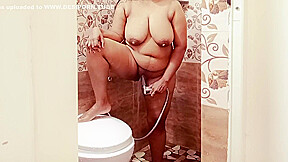 Indian Big Boobs Disha Bhabhi Showing Her Wet Body To Her Devar In Live Cam