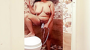 Indian Big Boobs Disha Bhabhi Showing Her Wet Body To Her Devar In Live Cam
