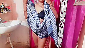 Indian Housewife - Huge Boobs
