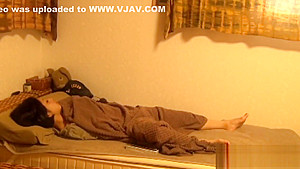 Japanese slut rubs vagina