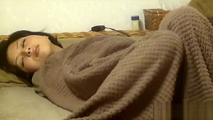Japanese slut rubs vagina
