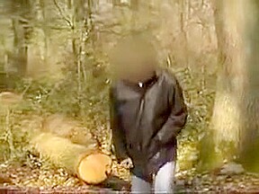 Je baise sur un arbre devant des