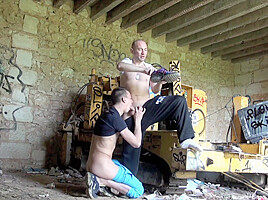 Jess Fucked In Snekaer By John Outdoor - FrenchFuckers
