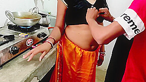 Khana Bana Rhi Didi Ko Kitchen Me Ghodi Bana Kar Choda - Bahanchod Sex Hindi Me