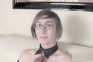 Kinky spex femboy toys ass while jerking off