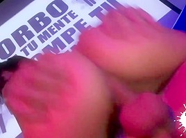 LECHE 69 Public sex at a porn convention