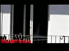 La vecina en tanga