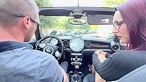 Léa, a driving school instructor who is waiting for her full tank of fuel