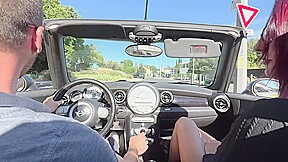 Léa, a driving school instructor who is waiting for her full tank of fuel