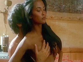 Laura Gemser - Emanuelle And The Last Cannibals (1977) - 2