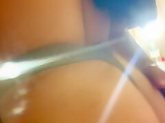 Le Encanta En El Suelo A Colegiala Pija Para Que Sus Padres No La Oigan