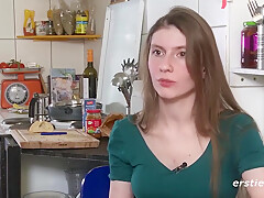 Leidenschaftliche Deutsche Spielt Mit Ihrer Muschi
