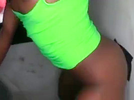 Lexxi Deep Shows Pink At The Glory Hole