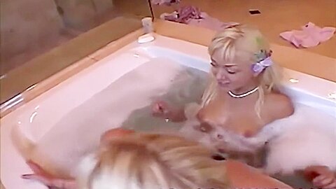 Little Summer In Licks Out Hot Pussy
