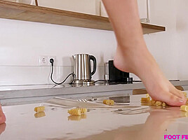 Lola Bredly ASMR Footsteps