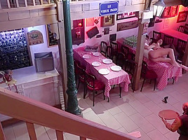 Luxure Au Restaurant Avec La Belle Axelle