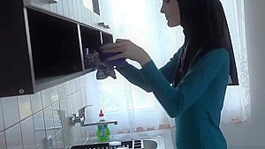 MILF Does Facial