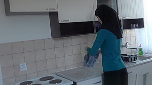 MILF Does Facial