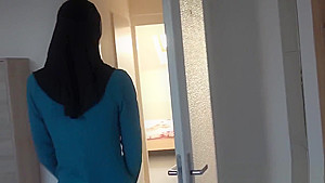 MILF Does Facial