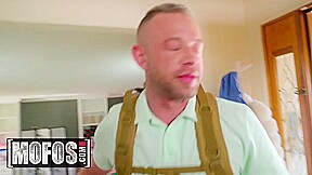 MOFOS - Dont Break Me - Stevie Grey - Packing Light