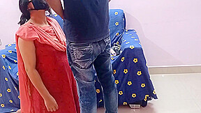 Mall Me Chori Karte Pakdi Gyi Fir Security Guard Ne Jabardasti Chod Diya