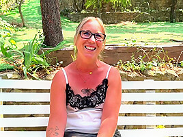Marie, 35, beautician in Avignon!