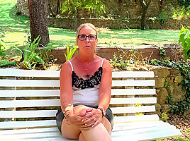 Marie, 35, beautician in Avignon!