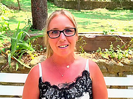 Marie, 35, beautician in Avignon!
