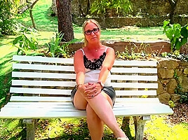 Marie, 35, beautician in Avignon!