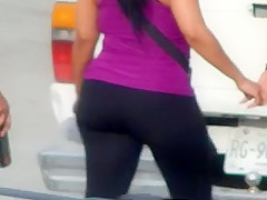 Mature Ass 25 (leggins transparentes)