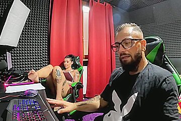 Mentre Mangio Luva Ne Approfitta E Mi Scopa A Pecora (sborrata In Bocca Finale)