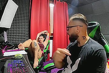 Mentre Mangio Luva Ne Approfitta E Mi Scopa A Pecora (sborrata In Bocca Finale)