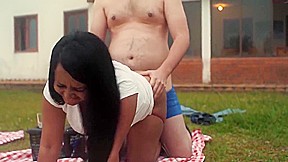 Mi Esposo Me Llevo Al Patio A Un Picnic Y Termino Comiendose Mi Gran Trasero With Sexo Duro