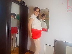 Mirror, Lipstick, Makeup, Stockings, Heels - Regina Noir