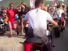 Motoencuentro en Brasil : Chicas culonas en tanga