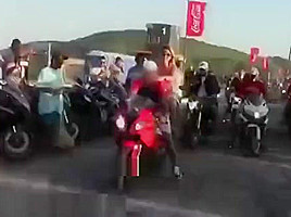 Motoencuentro en Brasil : Chicas culonas en tanga
