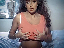 Move closer - vintage big boobs slow strip