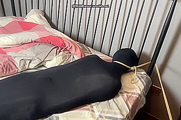 Mummy And Vacuum Bed