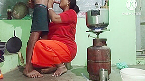 Mutton Ke Badle Padosan Ko Lund Chusaya Or Chudai Ki