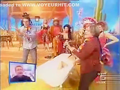 Naked lady in a bathtub on Spanish TV