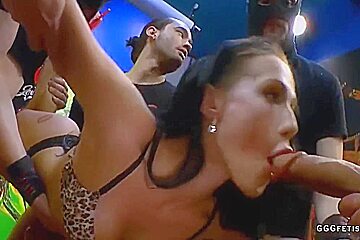 Nicole Love - Gangbang Orgies With Cums And Oral On